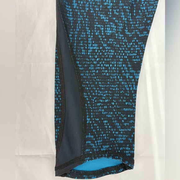 Lululemon Train Times Crop‎ (17") Pulse Capri Black / Black - Picture 6 of 10